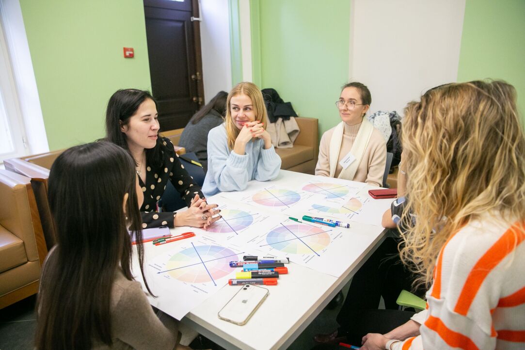 HSE Scientists Reveal How Staying at Alma Mater Can Affect Early-Career Researchers Illustration for news: HSE Scientists Reveal How Staying at Alma Mater Can Affect Early-Career Researchers