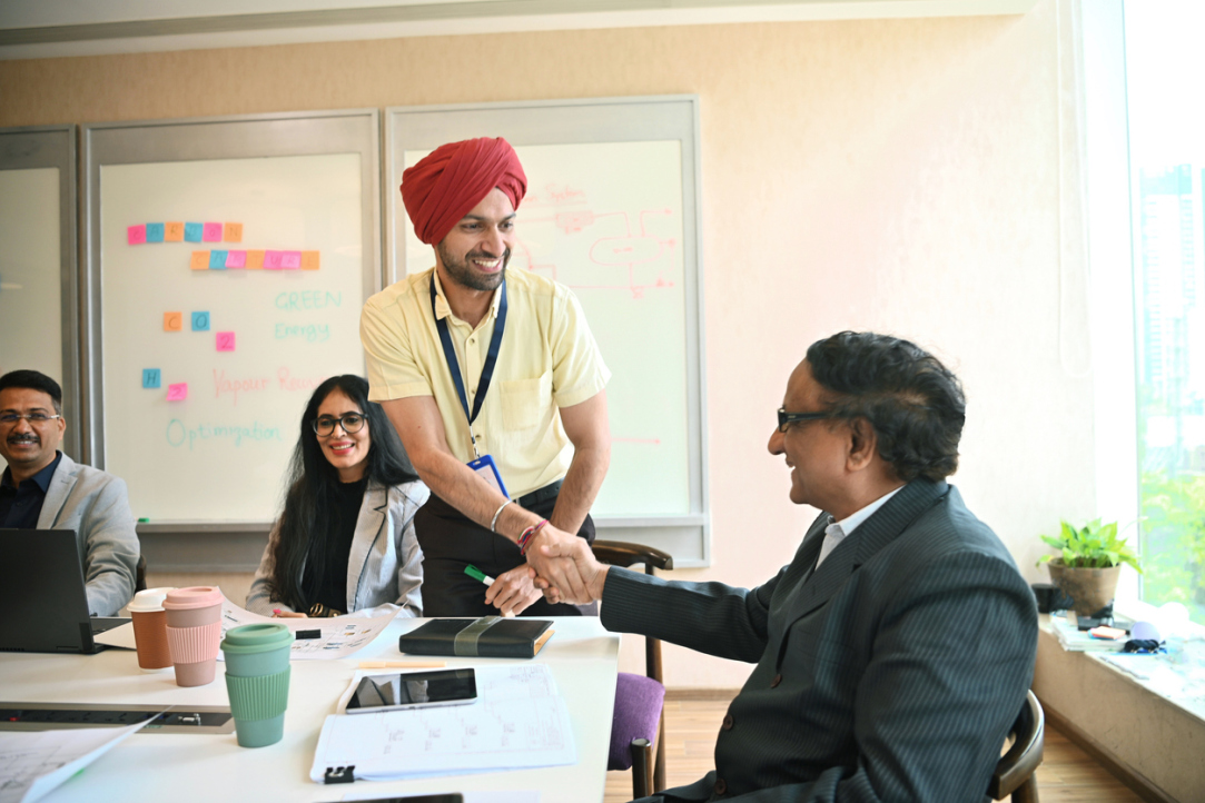 Illustration for news: A Market of a Billion Opportunities: HSE Experts on Doing Business in India